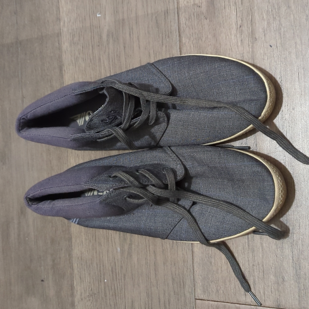 Size 8 Gray Gola Sneakers